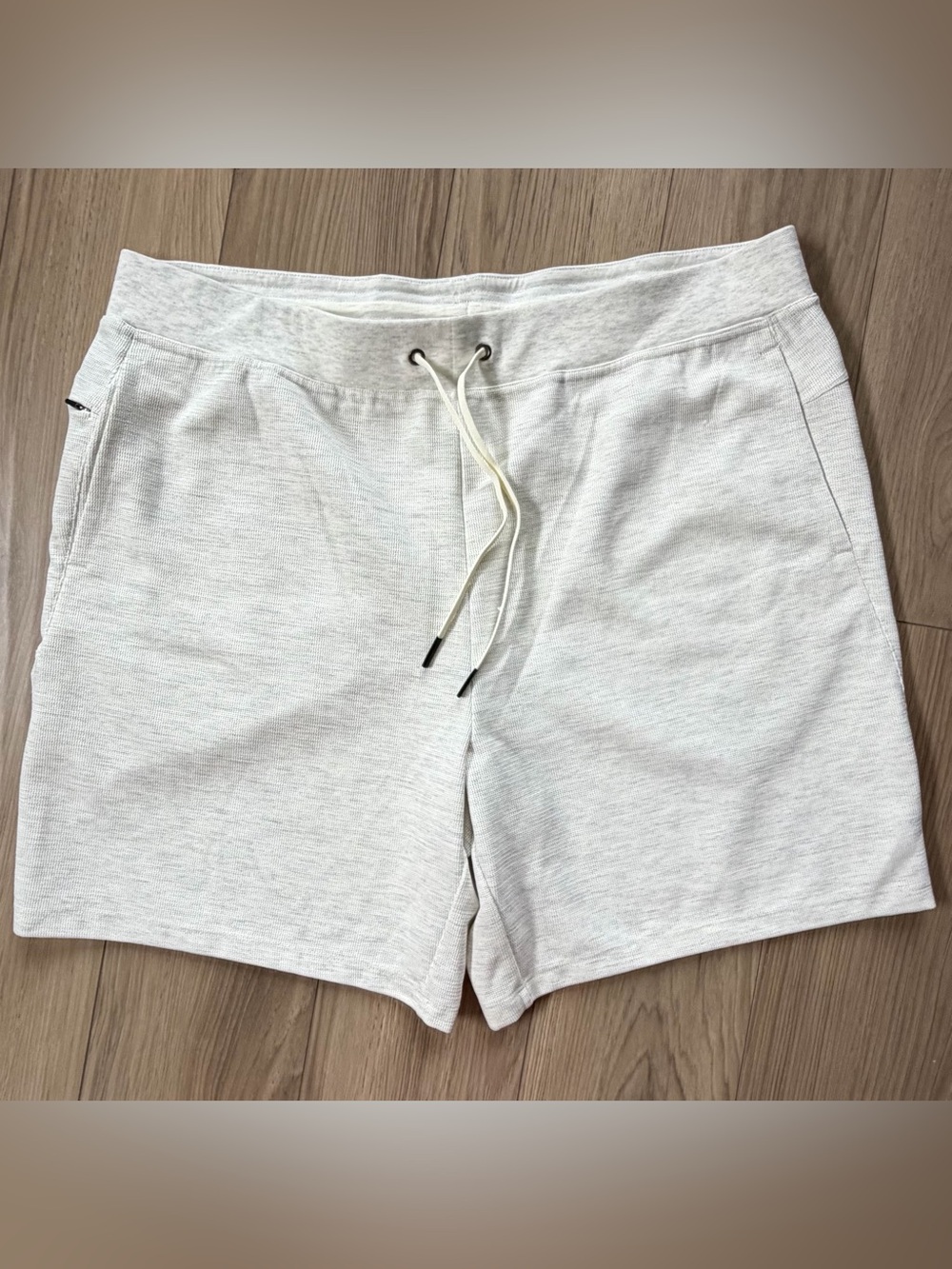 VRST Rest and Recovery Men's Light Gray Drawstring Casual Shorts Sz 2XL NWOT